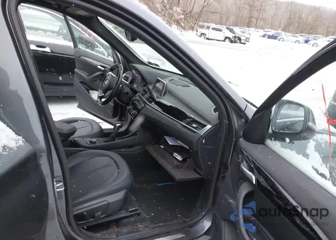 2017 BMW X1 xDrive28I z USA, uszkodzony, nr VIN WBXHT3C34H5F76132